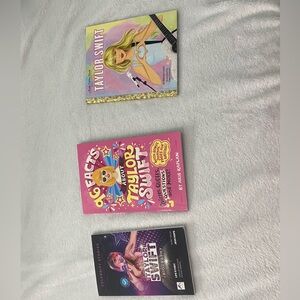3 pack Taylor swift books!( great condition)